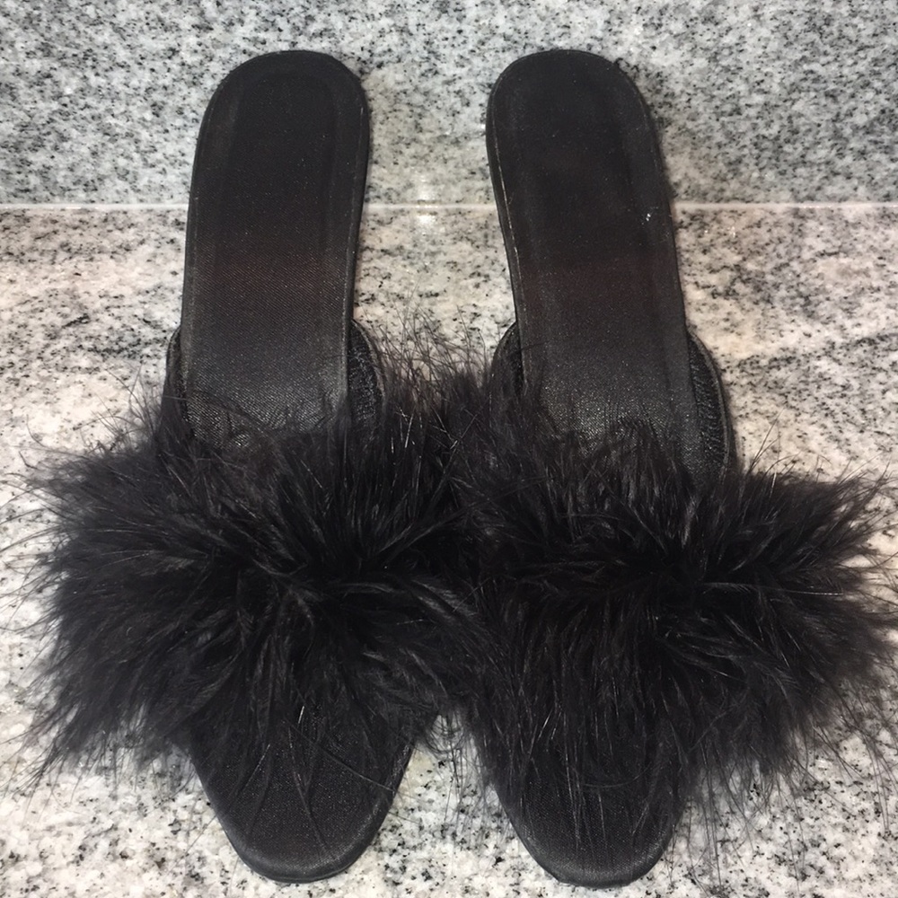 5/$25 Black Fluffy Kitten Heels